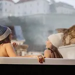 Frida Apartman, Exkluziv Varpanoramaval, A Belvaros Sziveben, Ingyenes Parkolassal Apartmán