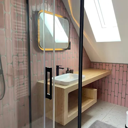 Frida Apartman, Exkluziv Varpanoramaval, A Belvaros Sziveben, Ingyenes Parkolassal Apartment *