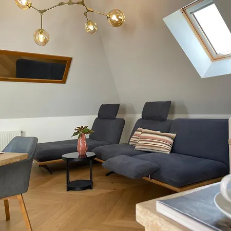 Frida Apartman, Exkluziv Varpanoramaval, A Belvaros Sziveben, Ingyenes Parkolassal * Veszprem