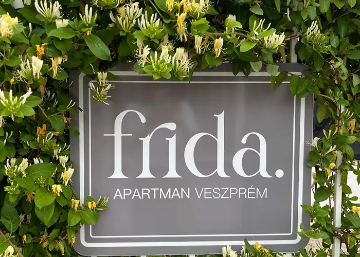 Lejlighed Frida Apartman, Exkluziv Varpanoramaval, A Belvaros Sziveben, Ingyenes Parkolassal Veszprém